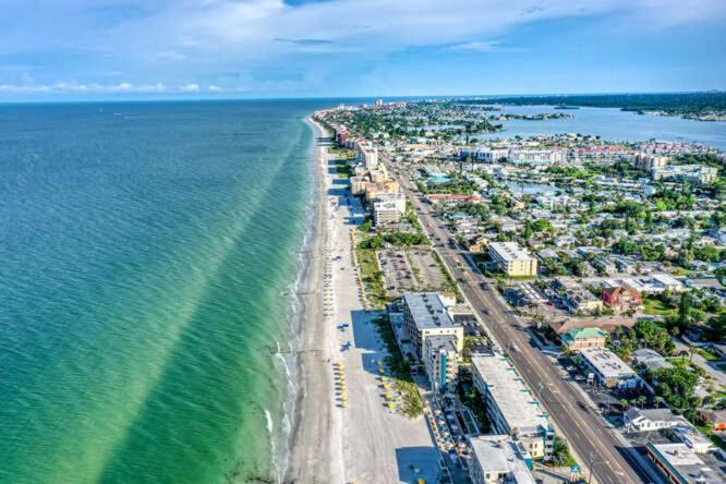 Sunset Beach Suites Сант Пит Бич Экстерьер фото