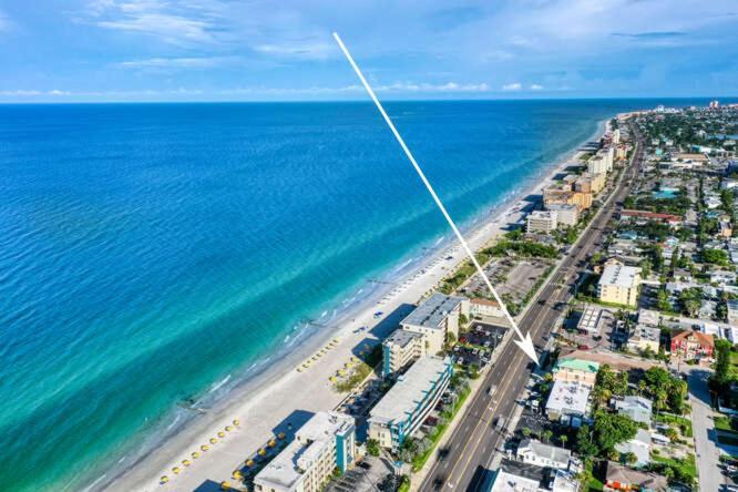 Sunset Beach Suites Сант Пит Бич Экстерьер фото