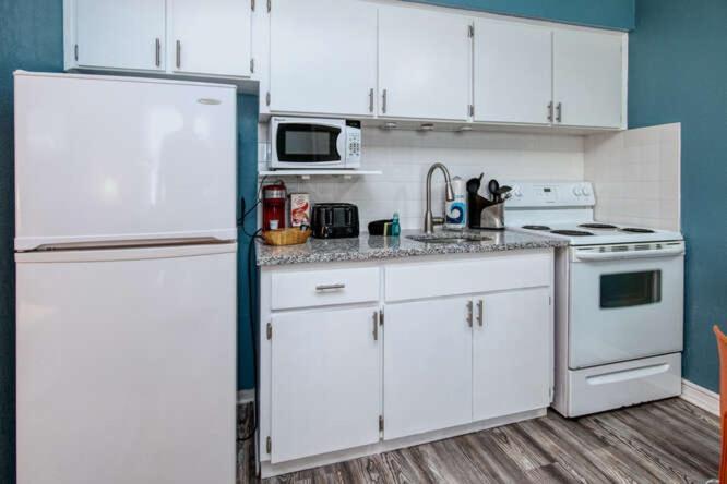 Sunset Beach Suites Сант Пит Бич Экстерьер фото