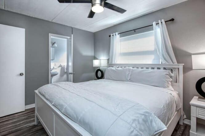 Sunset Beach Suites Сант Пит Бич Экстерьер фото