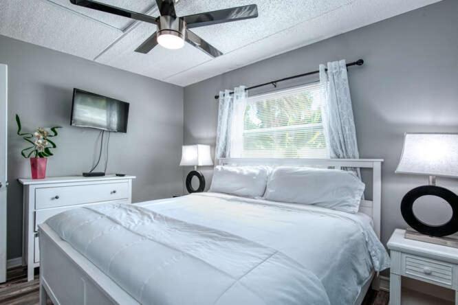 Sunset Beach Suites Сант Пит Бич Экстерьер фото