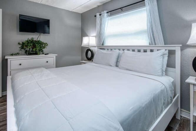 Sunset Beach Suites Сант Пит Бич Экстерьер фото