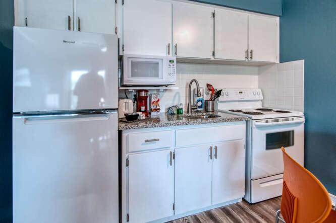 Sunset Beach Suites Сант Пит Бич Экстерьер фото