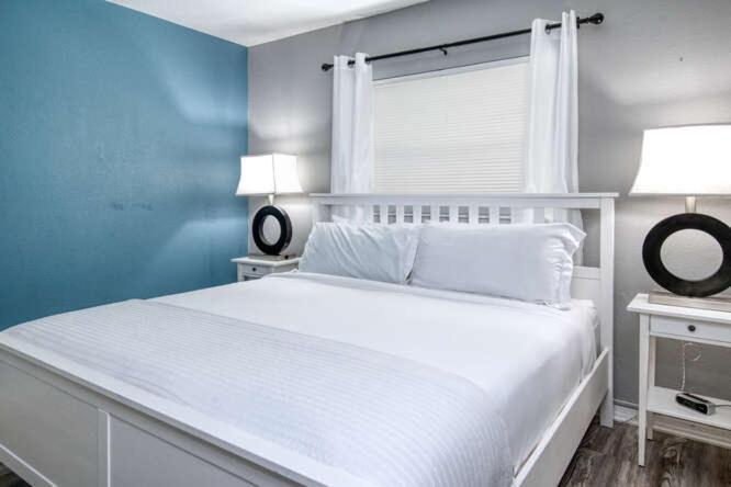 Sunset Beach Suites Сант Пит Бич Экстерьер фото